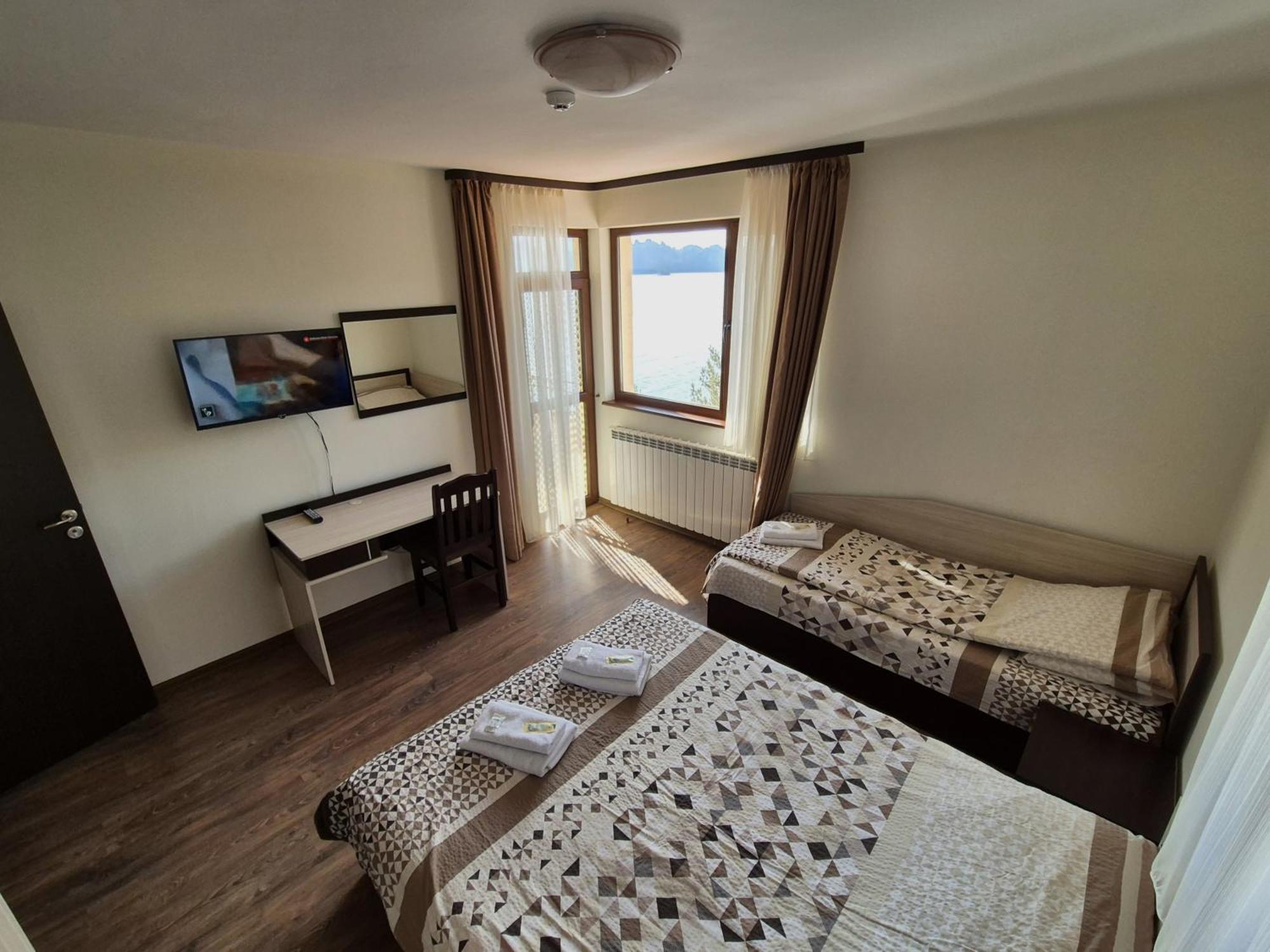 Divna Guest House Dospat Extérieur photo