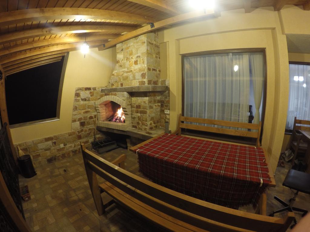 Divna Guest House Dospat Extérieur photo