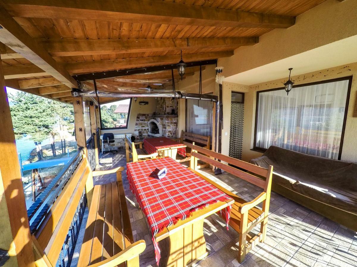 Divna Guest House Dospat Extérieur photo